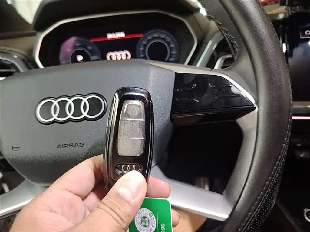 Audi Q4 e-tron 2023 40 e-tron Innovation Edition фото 9
