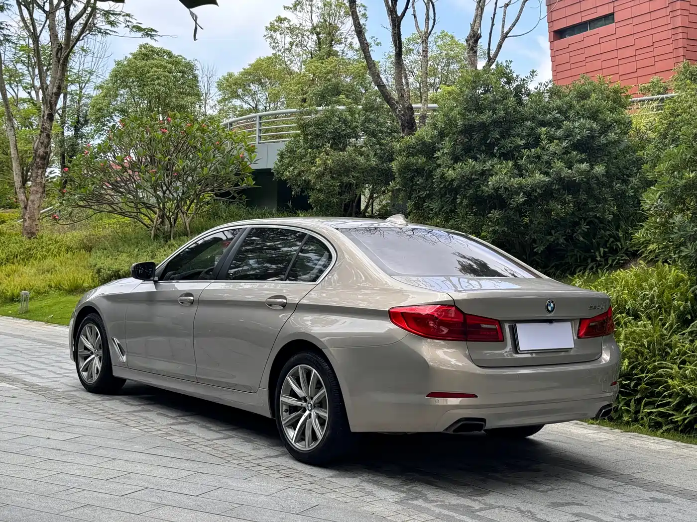 BMW 5 Series 2018 528Li Launch Special Edition фото 9