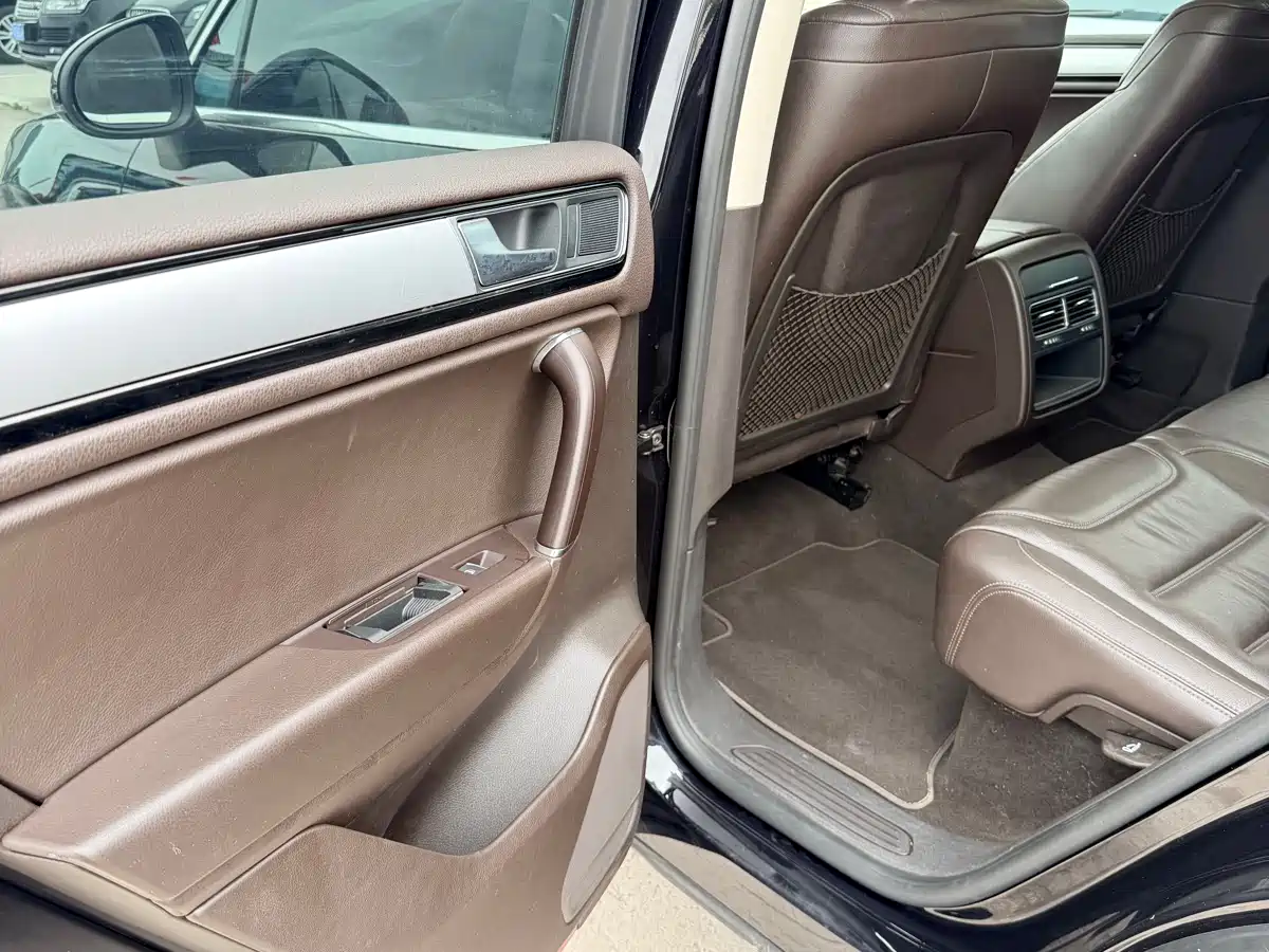 Volkswagen Touareg 2016 3.0TSI Standard фото 12