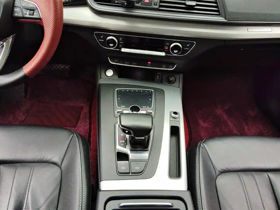 Audi Q5L 2020 Facelift 40 TFSI Honor Fashion фото 16