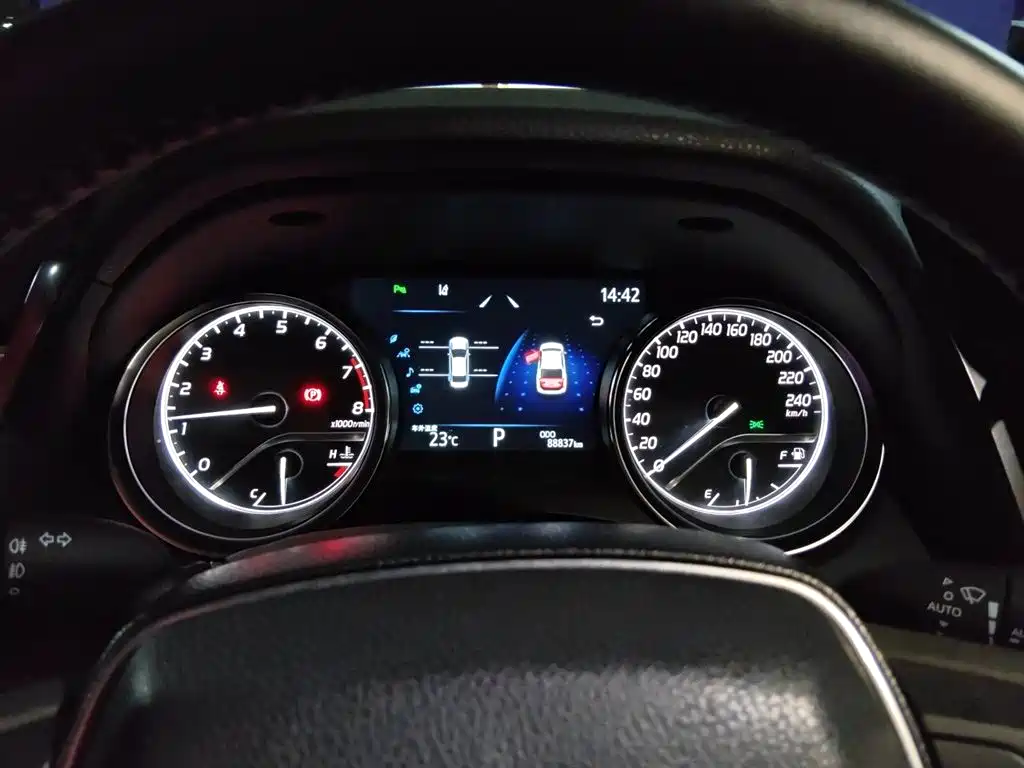 Toyota Camry 2021 2.0G Luxury Edition фото 7