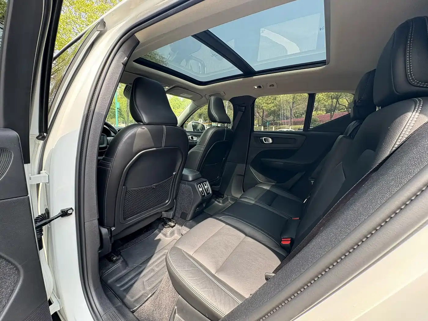 Photo 7 - Volvo XC40