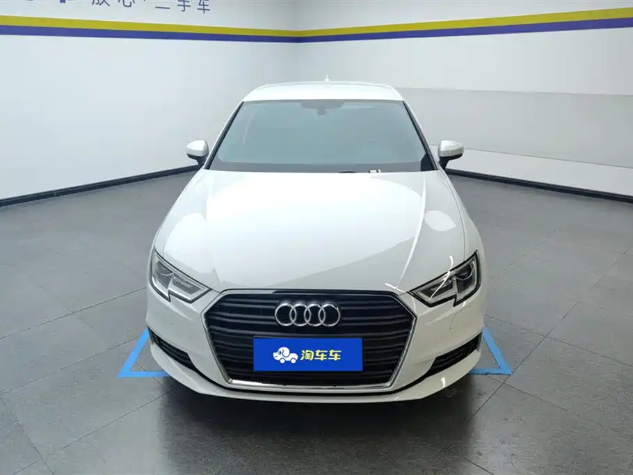 Audi A3 2018 30th Anniversary Sportback 35 TFSI Progressive фото 2