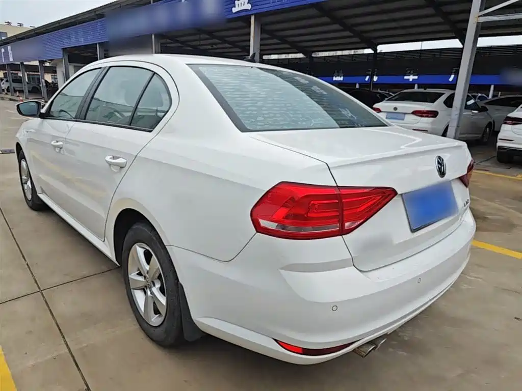 Volkswagen Lavida 2015 1.6L Automatic Trend Edition фото 5