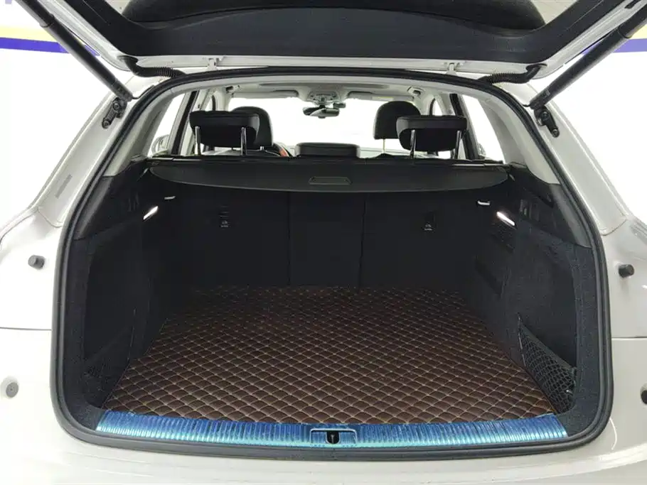 Audi Q5L 2020 Facelift 40 TFSI Honor Fashion фото 4
