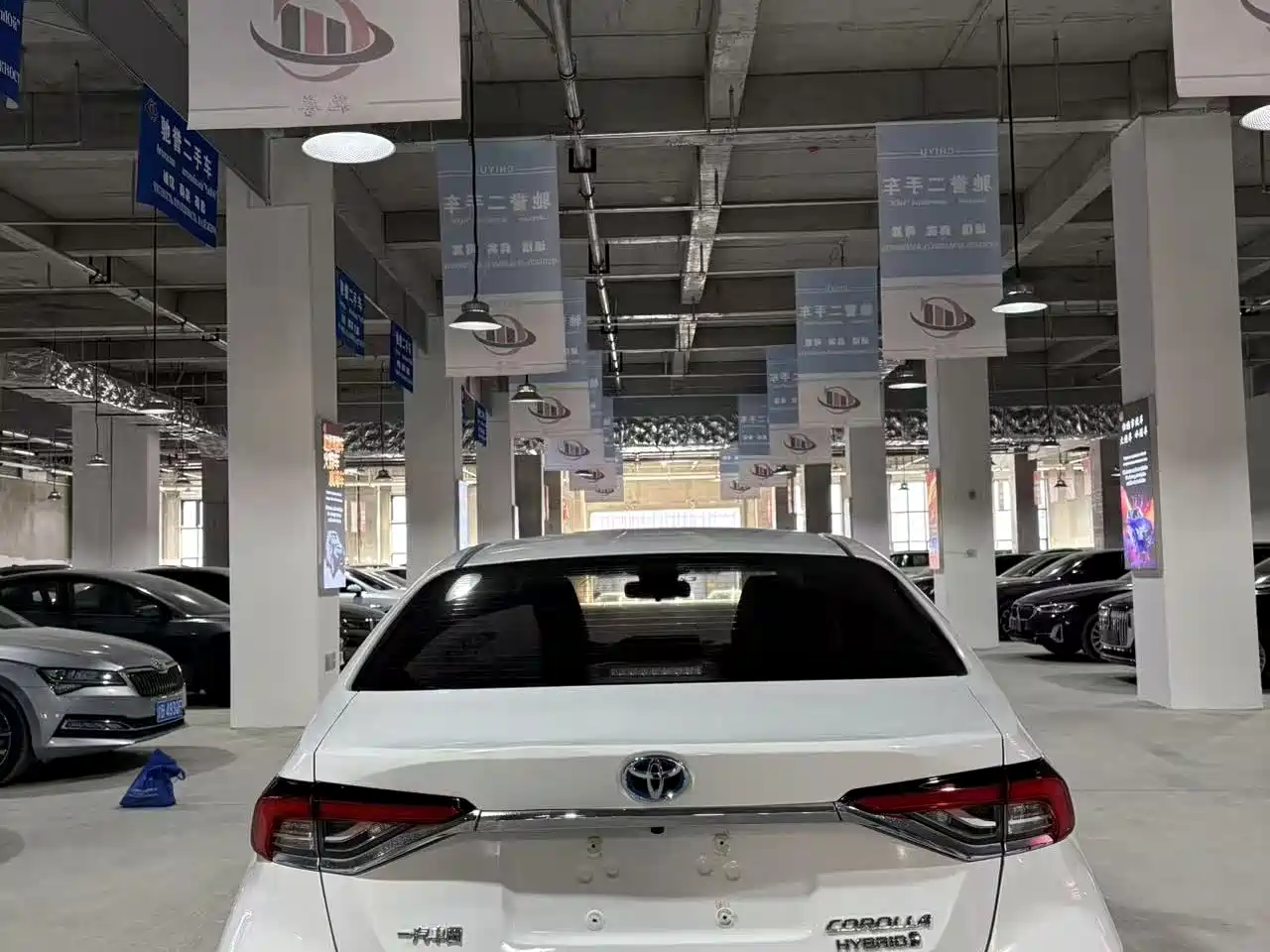 Toyota Corolla 2021 Hybrid 1.8L E-CVT Elite Edition фото 5