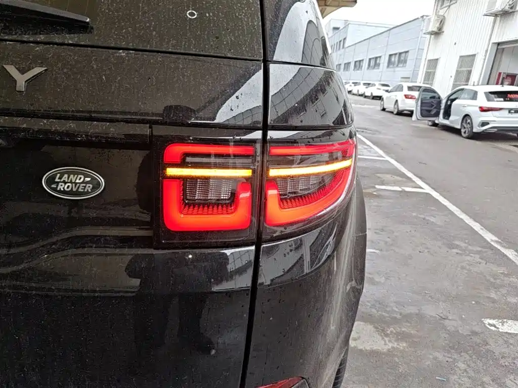 Land Rover Discovery Sport 2022 Model Year Second Facelift 249PS R-Dynamic SE Performance Technology Edition 5-seater фото 8