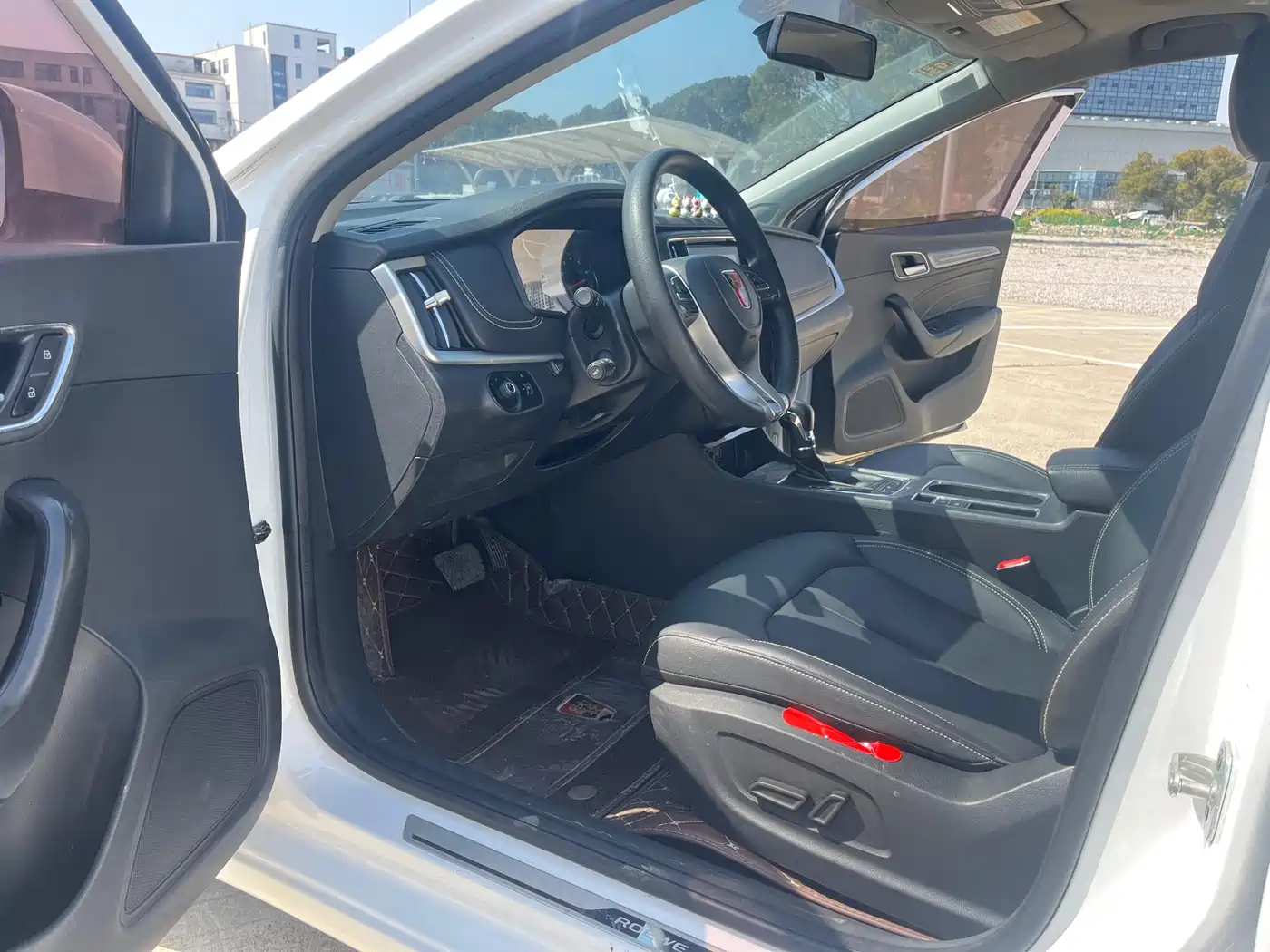 Фото 10 - Roewe i6