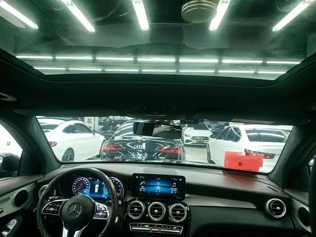 MERCEDES-BENZ GLC