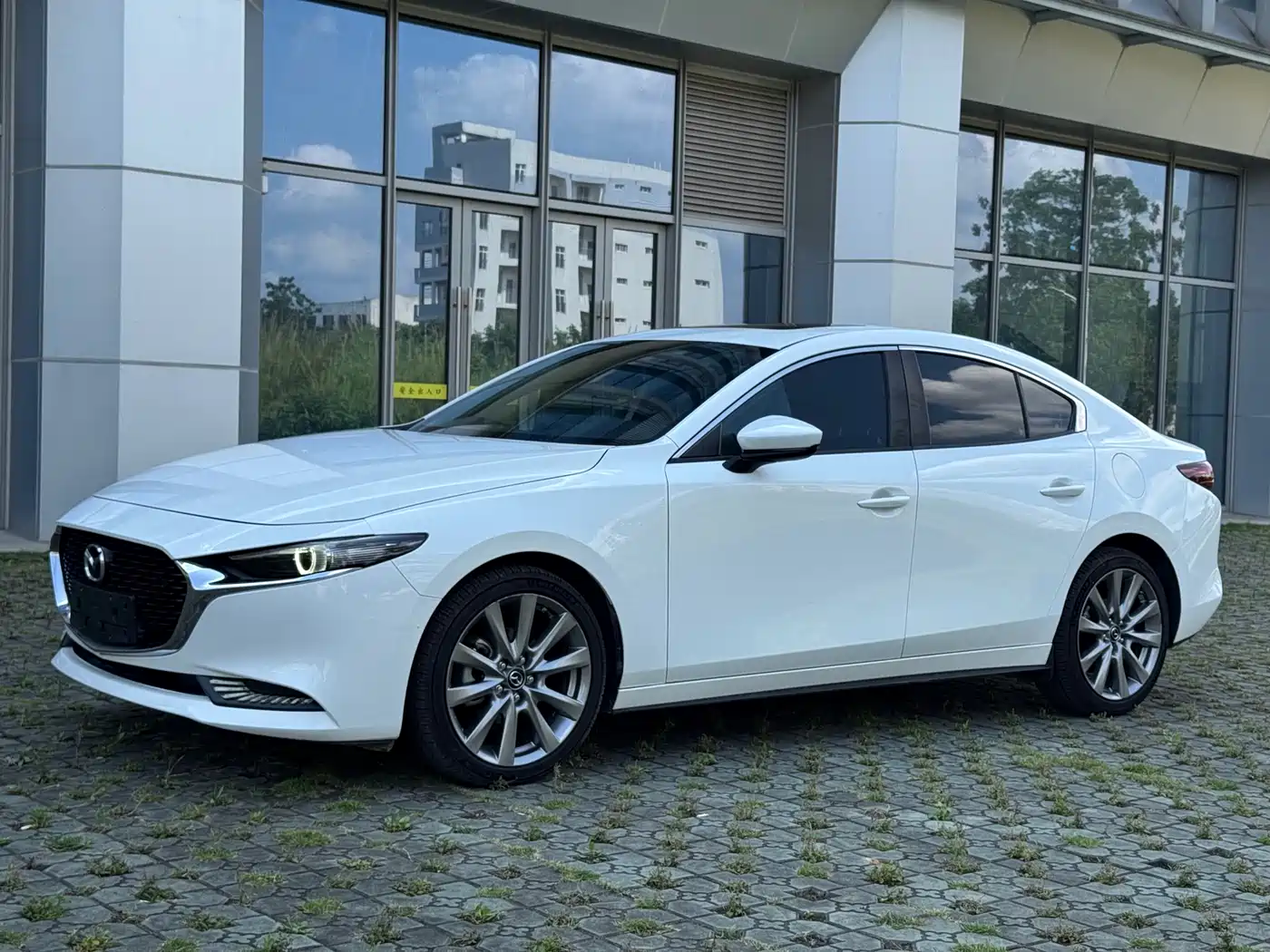 Mazda 3 Axela 2021 2.0L Automatic Quality Glamour