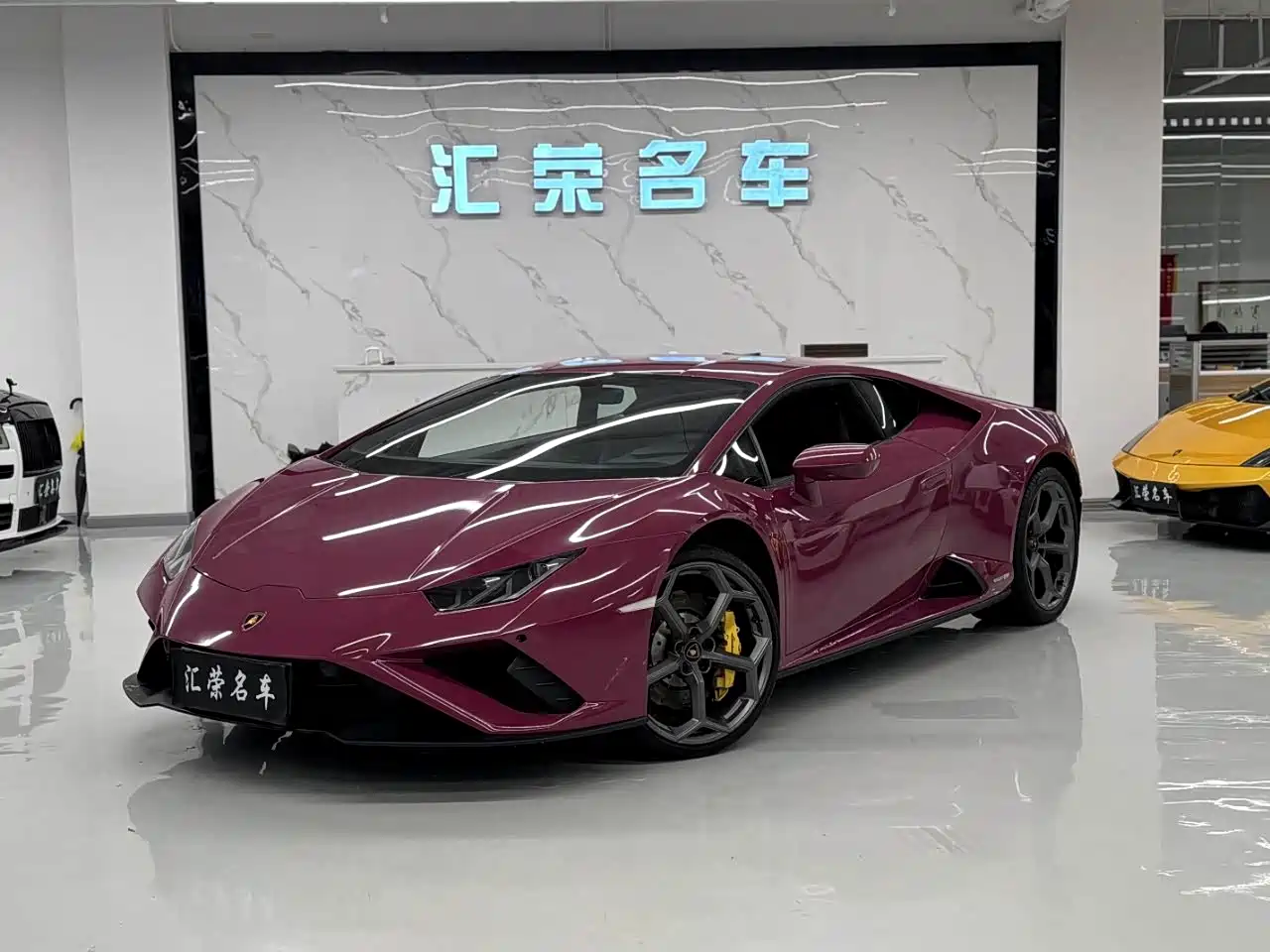Фото 1 - Lamborghini Huracán