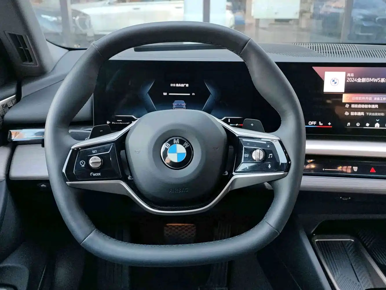 BMW 5 Series 2024 530Li Premium Luxury Package фото 9