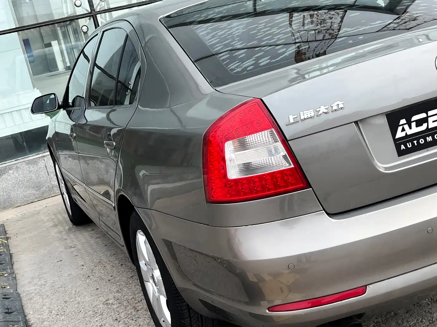 Škoda Octavia 2010 Model 1.8TSI DSG Elegance Edition фото 9