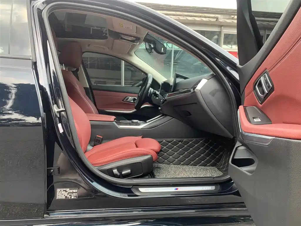 BMW 3 Series 2023 325Li M Sport Package фото 25