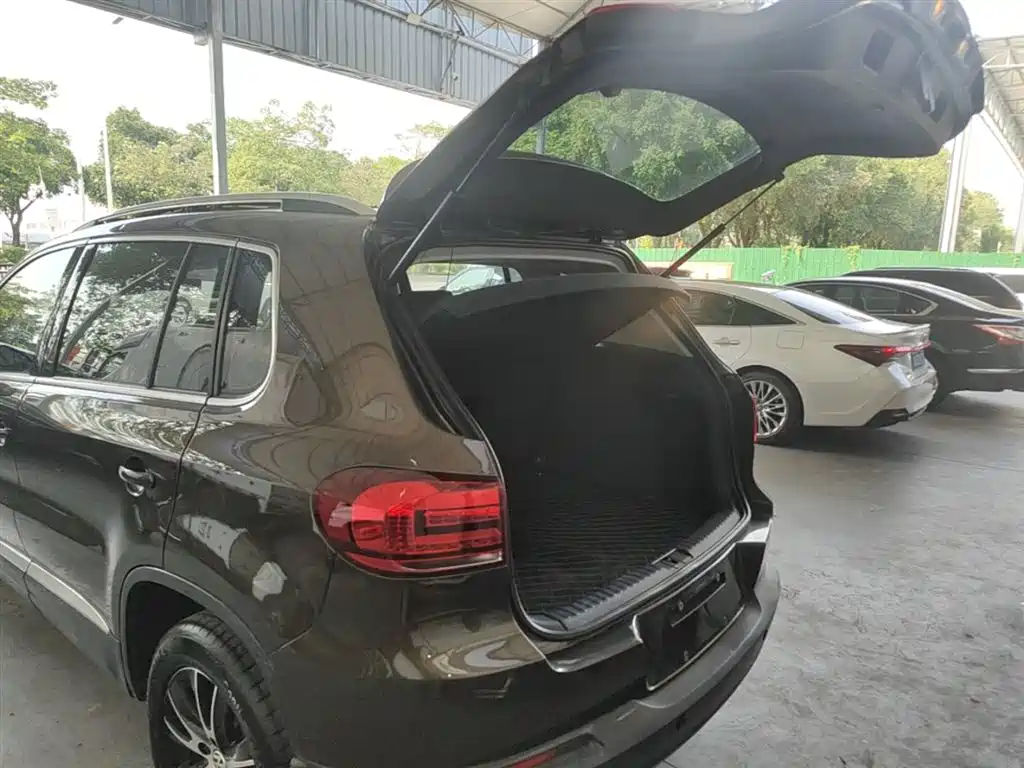 Volkswagen Tiguan 2015 1.8TSI Automatic 2WD Highline фото 19