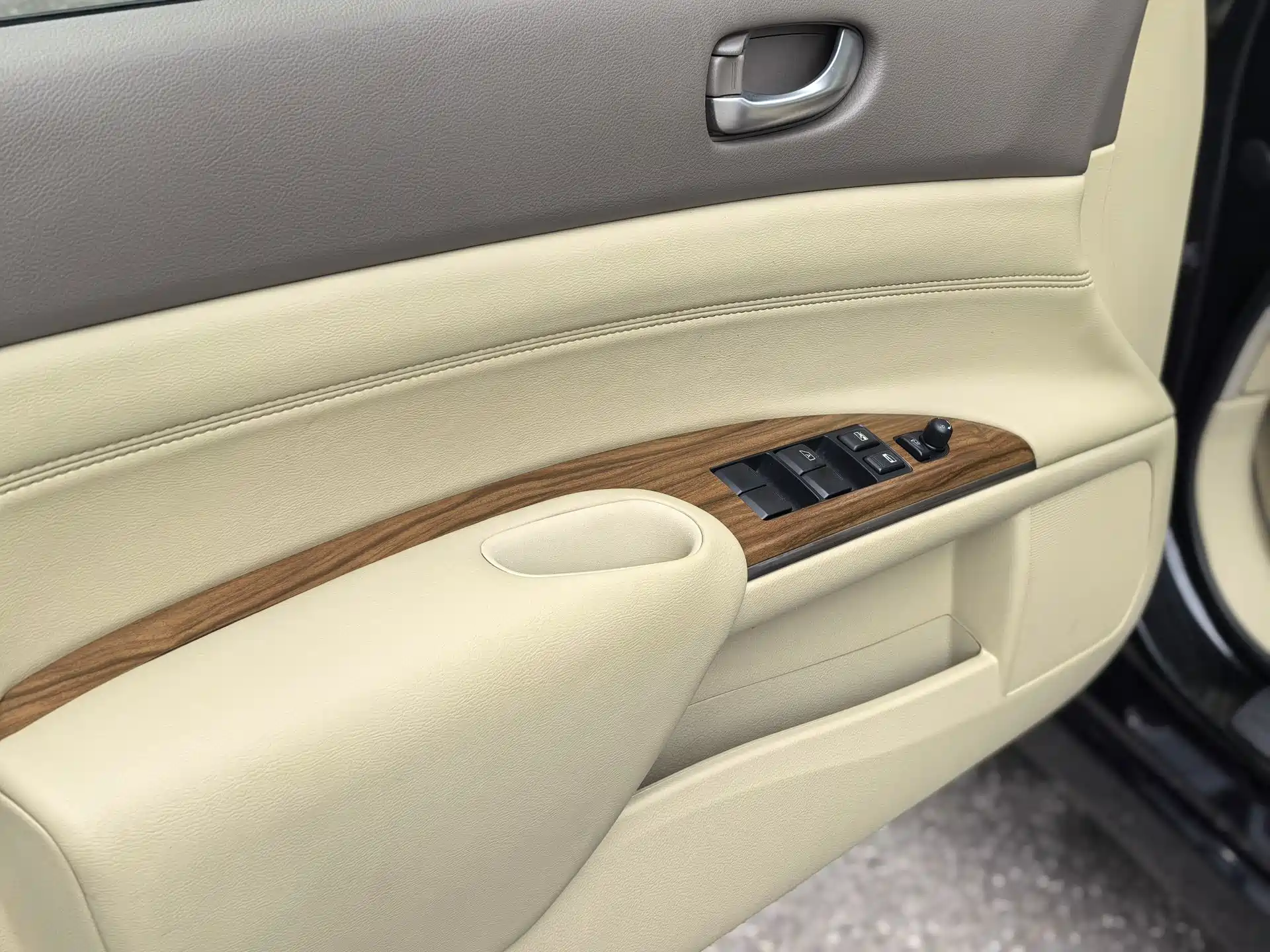 Photo 13 - Nissan Teana