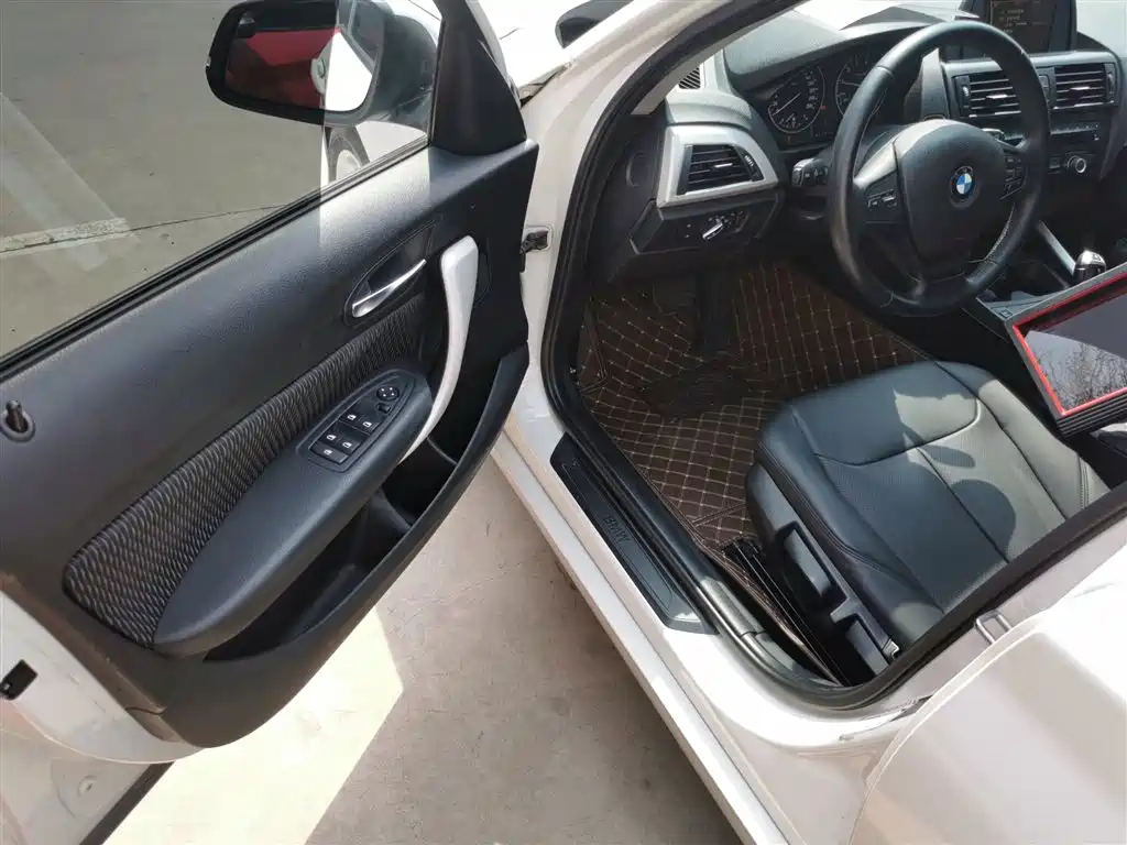 BMW 1 Series (Import) 2013 Facelift 116i Leading Model фото 12