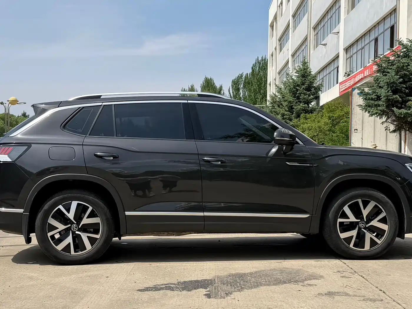 Volkswagen Tayron 2023 280TSI 2WD Luxury Plus Advanced Edition фото 4