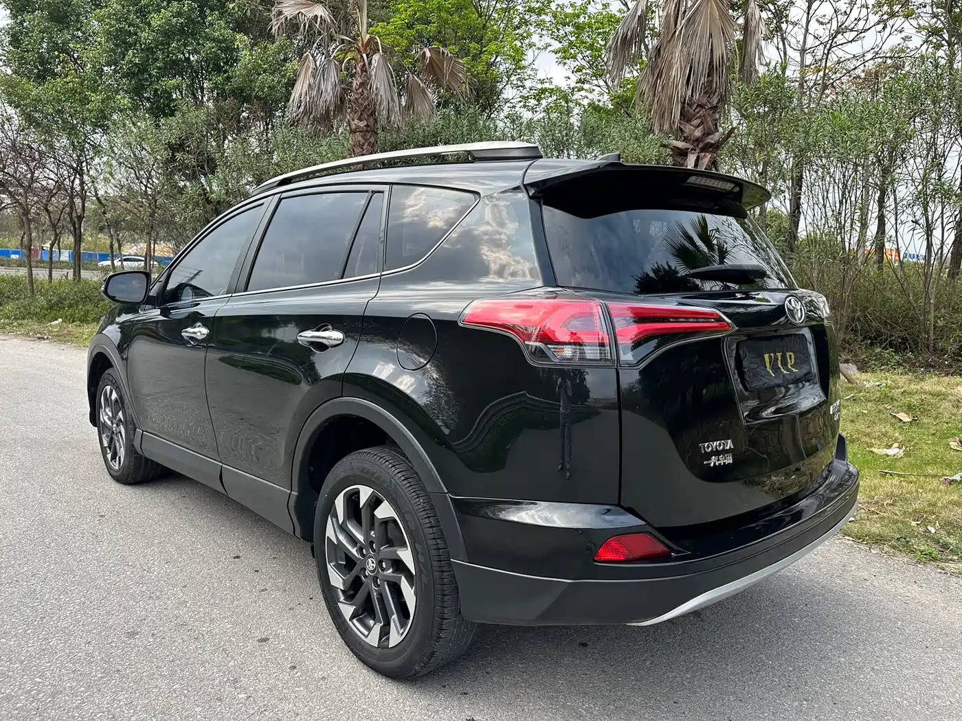 Toyota RAV4 Rongfang 2016 2.5L Automatic 4WD Elite фото 6