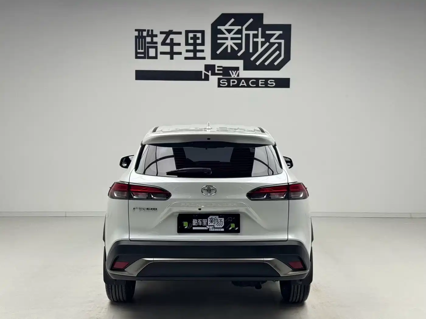 Toyota Frontlander 2022 2.0L CVT Luxury Edition фото 5