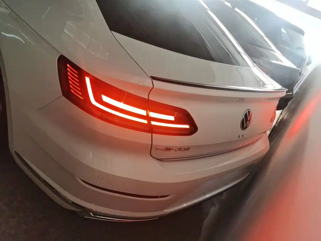 Volkswagen FAW-Volkswagen CC 2021 330TSI Dazzle Edition фото 6