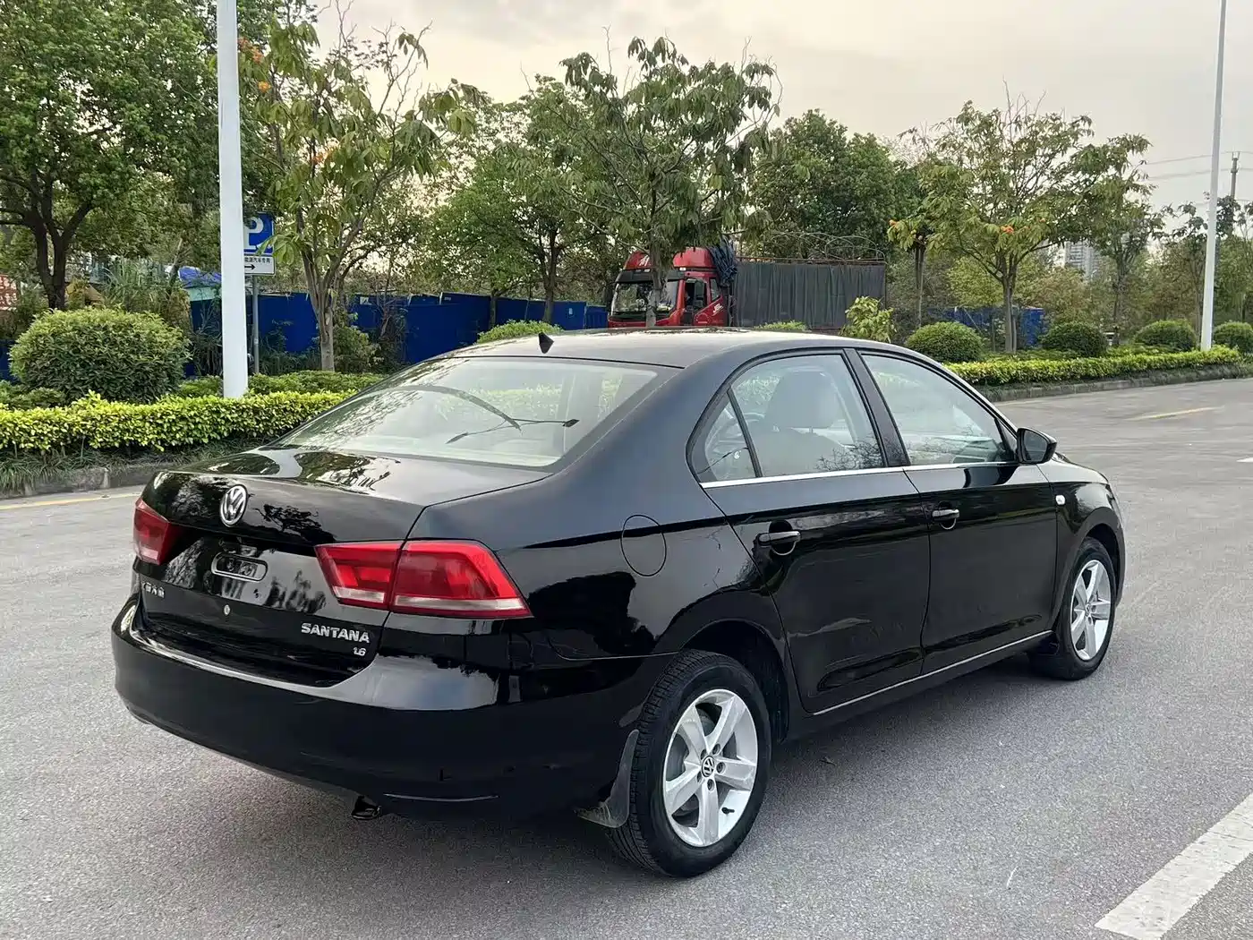 Volkswagen Santana 2013 1.6L Manual Comfort Edition фото 6