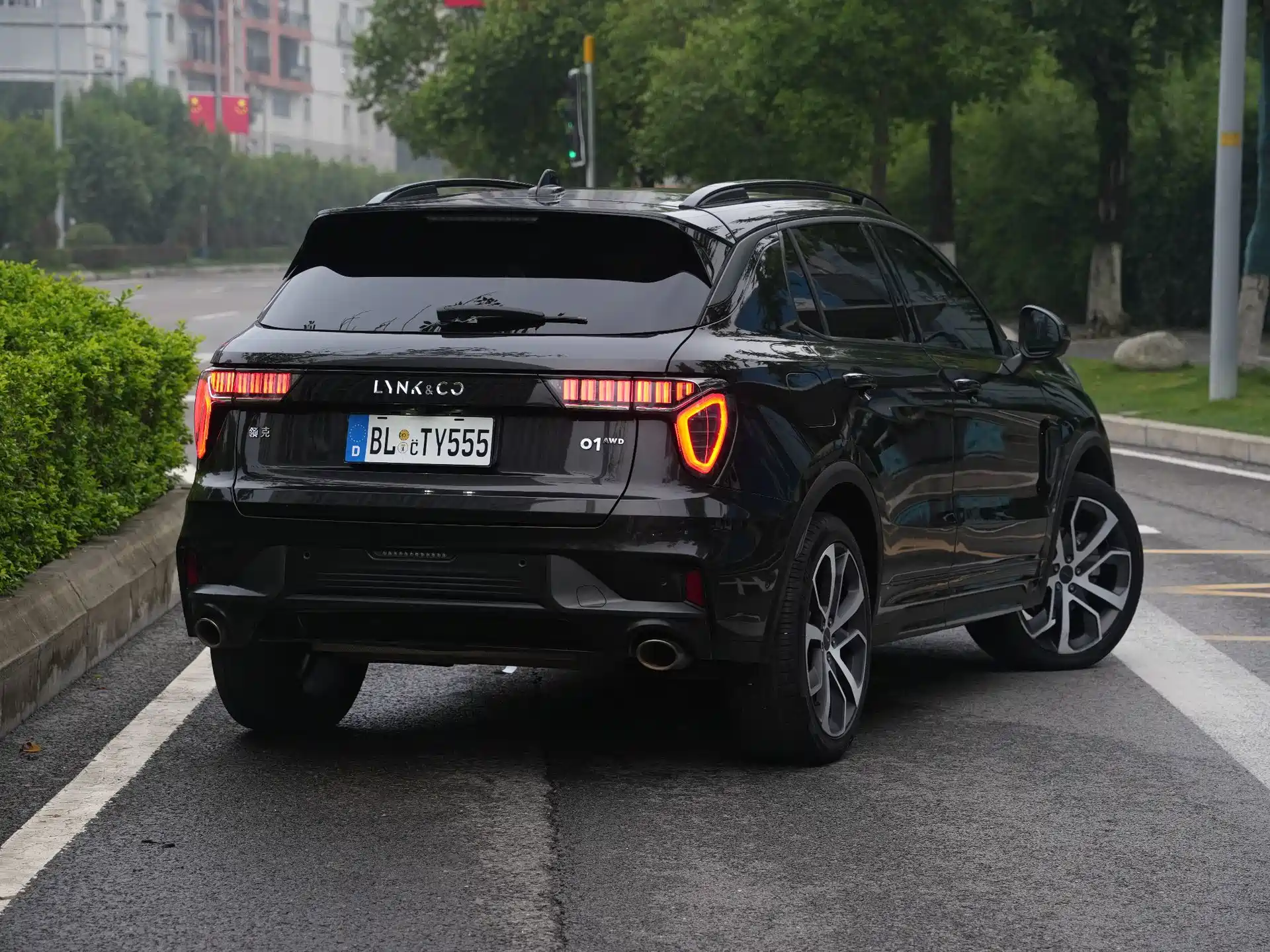Photo 11 - Lynk & Co 01