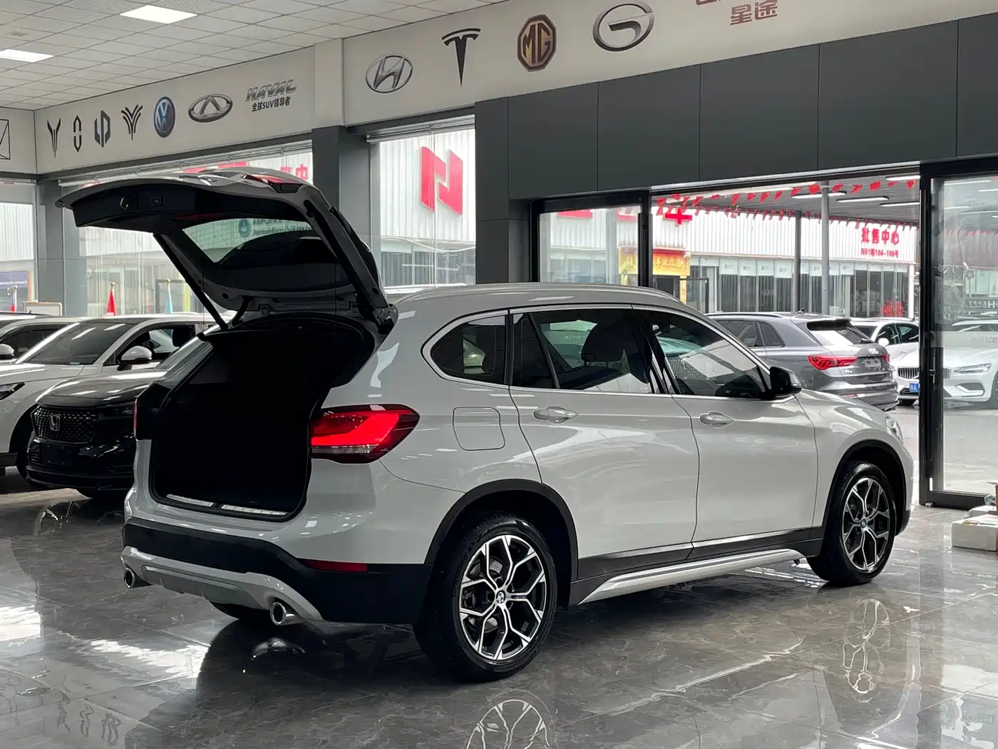 BMW X1 2022 sDrive20Li Premium фото 17