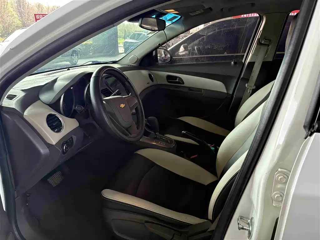 Chevrolet Cruze 2015 1.5L Classic SE AT фото 2