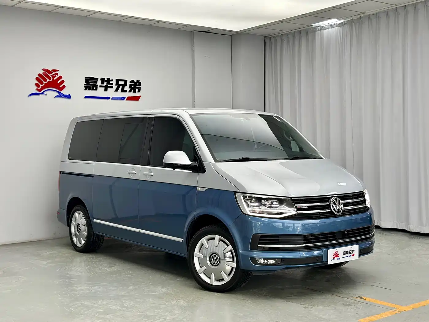 Volkswagen Multivan 2018 2.0TSI 4WD Leisure Edition 7-Seater фото 5