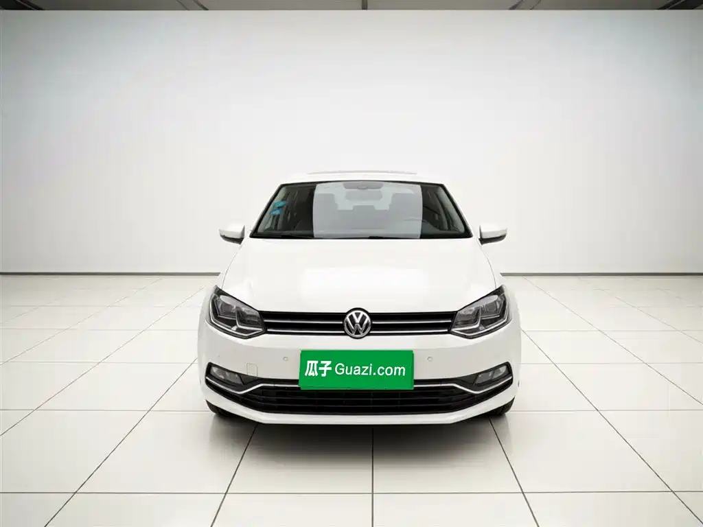 Volkswagen Polo 2016 1.6L Automatic Luxury фото 24