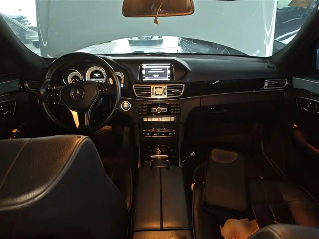 Mercedes-Benz E-Class 2015 E 260 L Sport фото 10