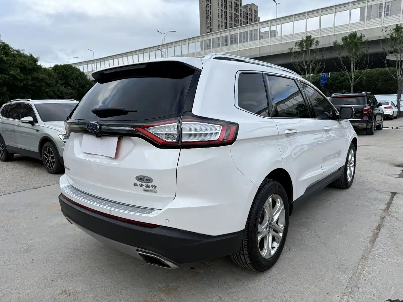 Ford Edge 2017 2016 EcoBoost 245 2WD Luxury 7-Seater