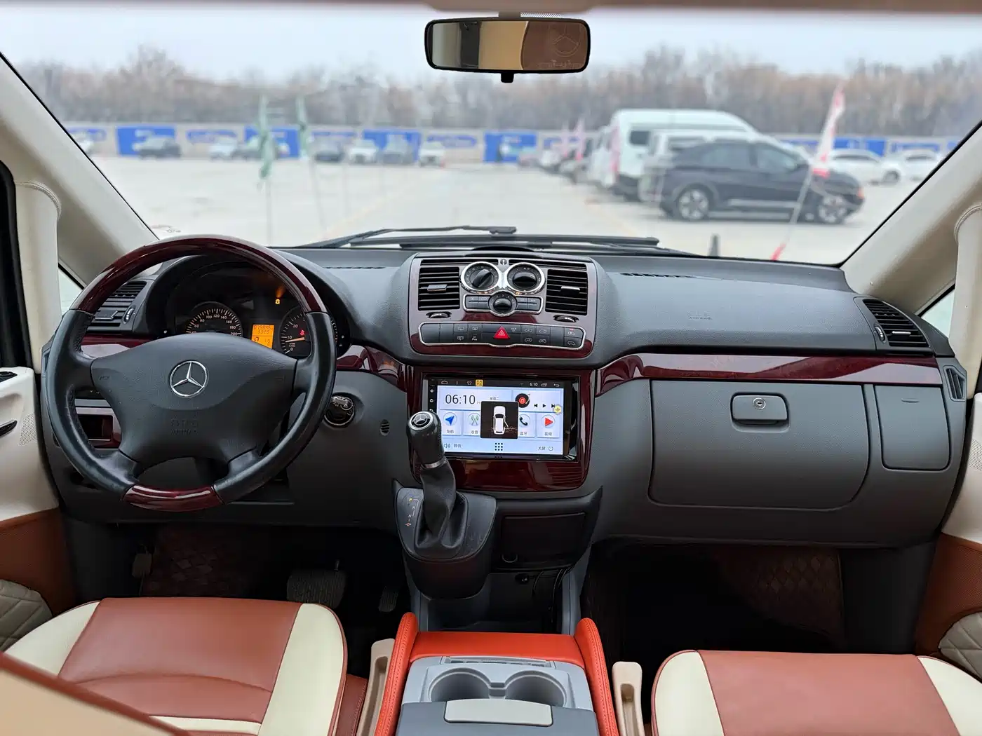 Mercedes-Benz Vito 2013 Model 3.0L Elite Edition фото 10