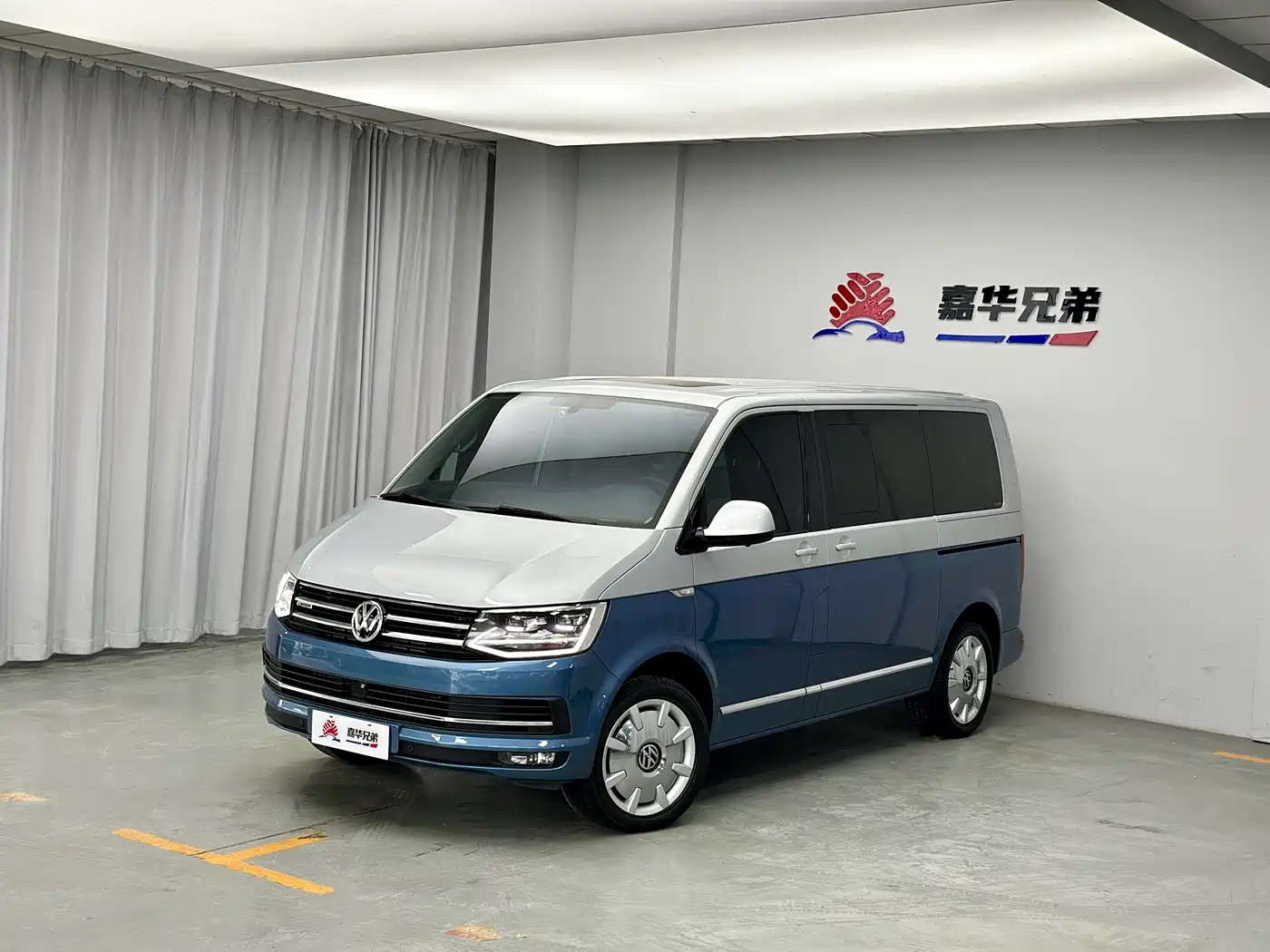 Volkswagen Multivan 2018 2.0TSI 4WD Leisure Edition 7-Seater фото 2