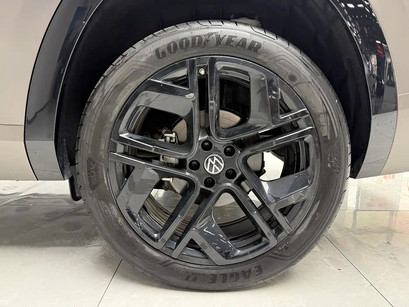 Volkswagen Teramont 2025 Teramont Pro 450TSI 4WD Summit Edition фото 15