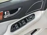 Фото 14 - Hongqi H7