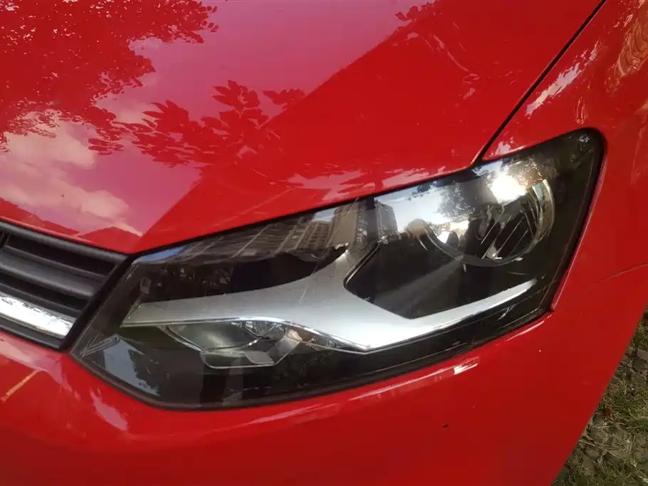 Volkswagen Polo 2014 1.4L Manual Trend Edition фото 5