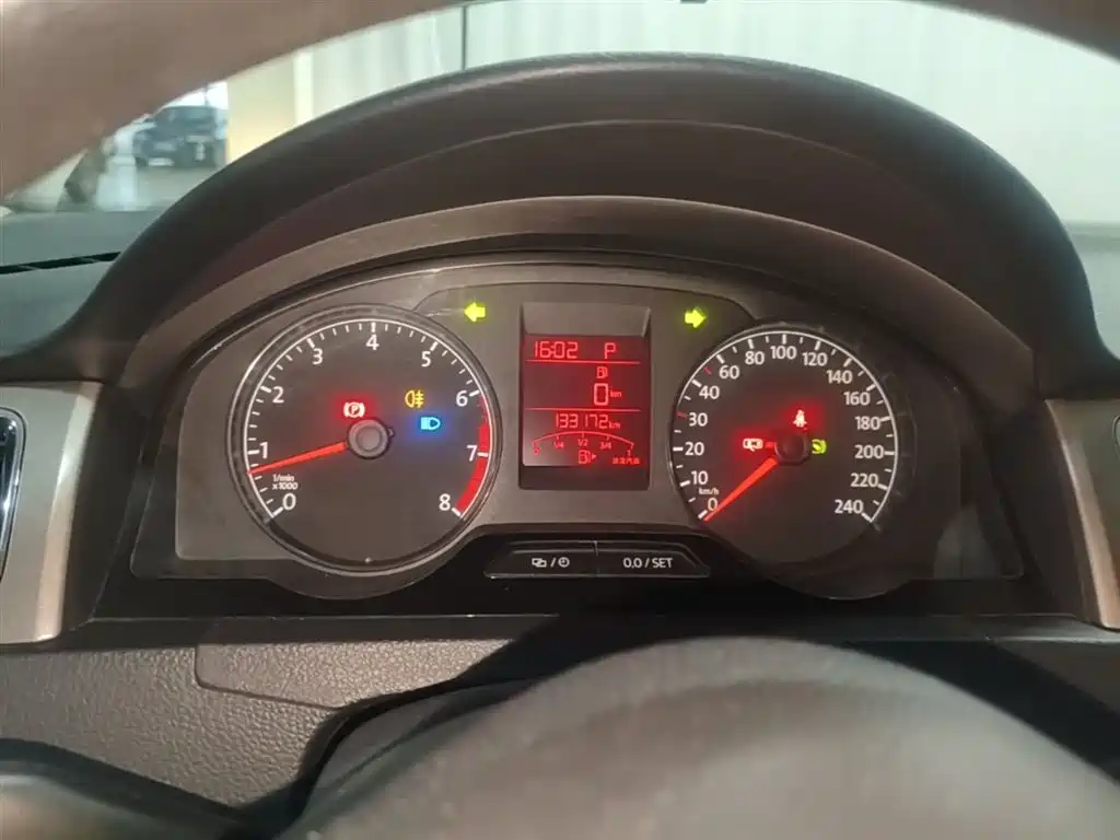 Volkswagen Santana 2015 1.6L Automatic Comfort Edition фото 12