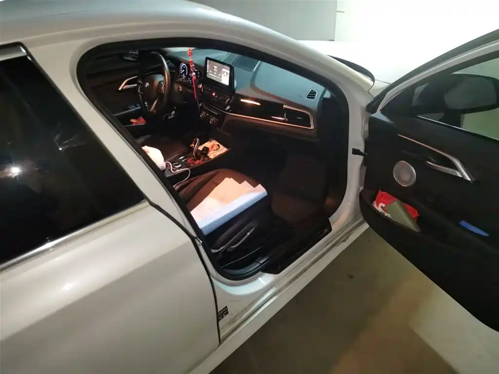 BMW 1 Series 2022 120i M Sport фото 22