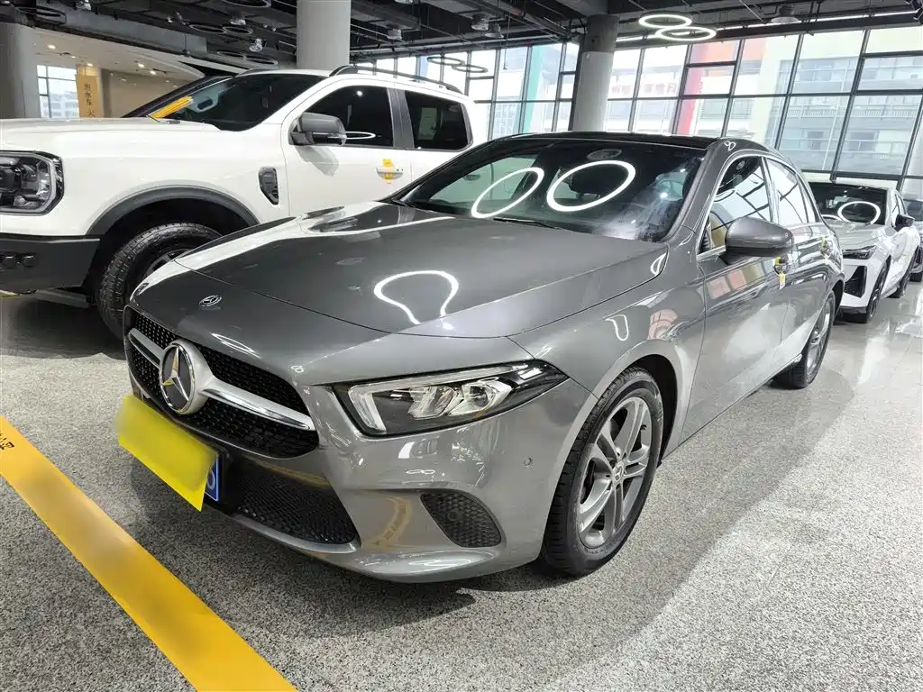 Mercedes-Benz A-Class (Import) 2019 A 200 Dynamic Version