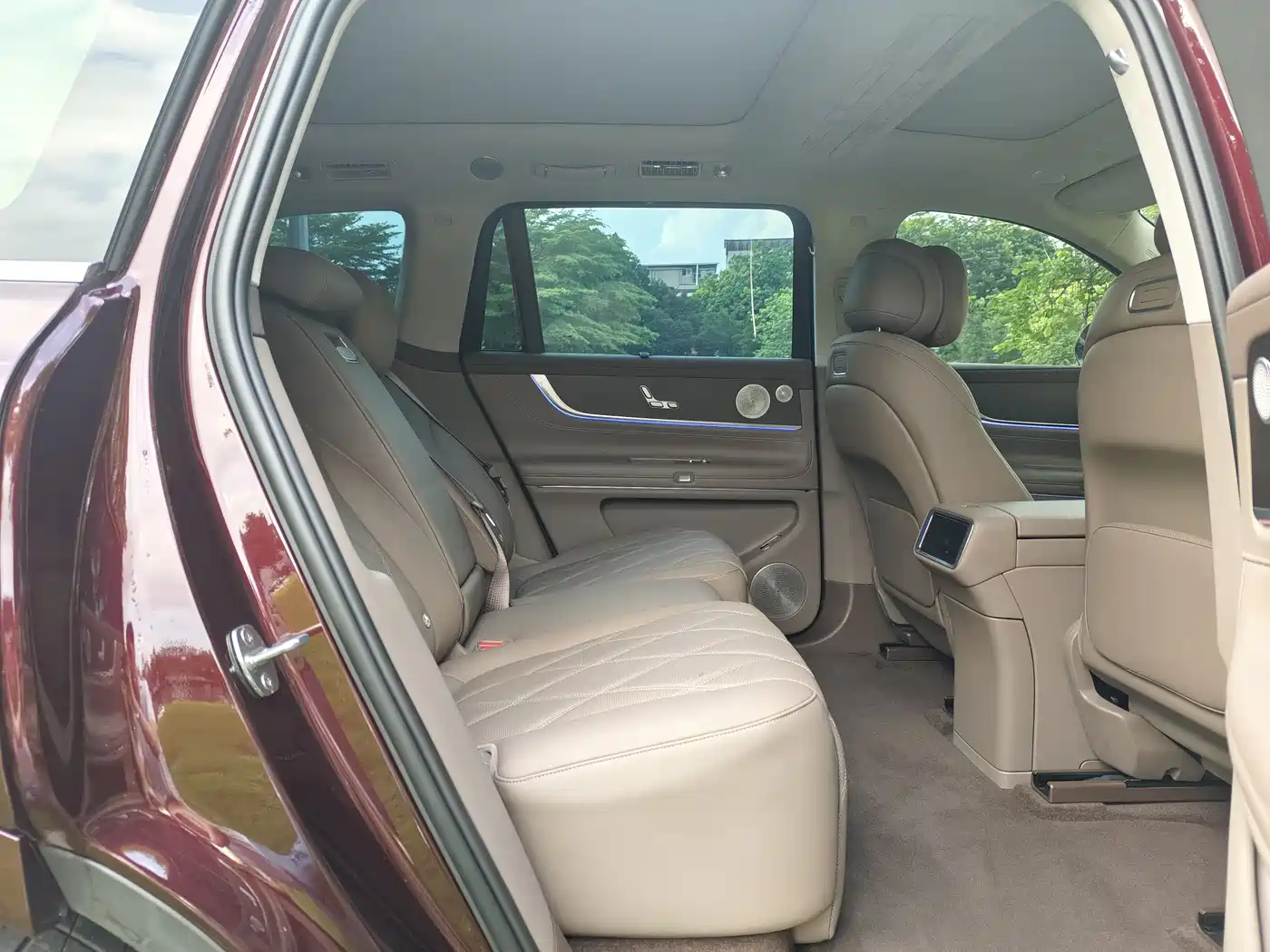 AITO Wenjie AITO M9 2025 Pure Electric Ultra 100kWh 5-Seater фото 8