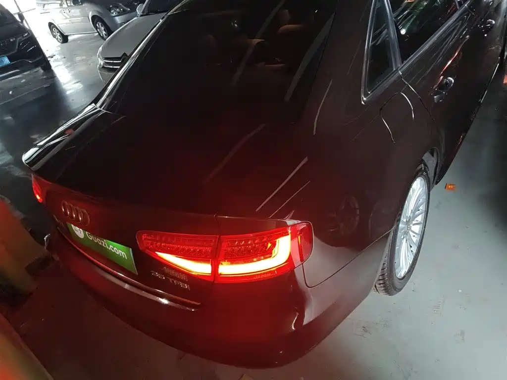 Audi A4L 2016 35 TFSI Automatic Comfort фото 4