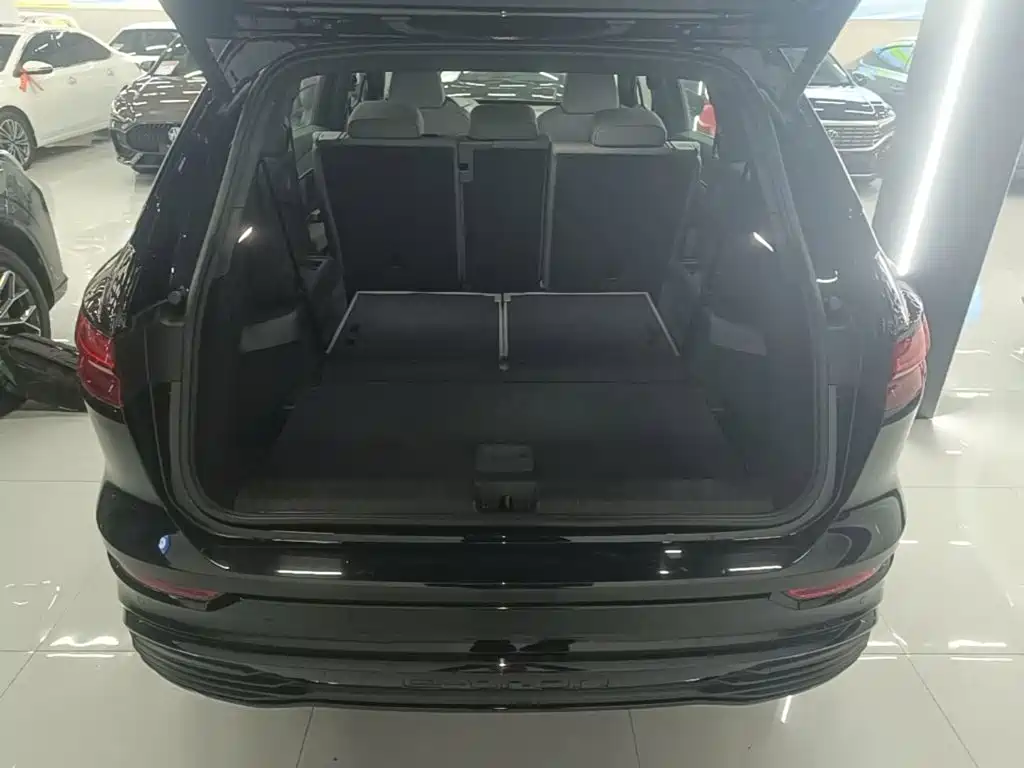 Фото 19 - Audi Q5 e-tron