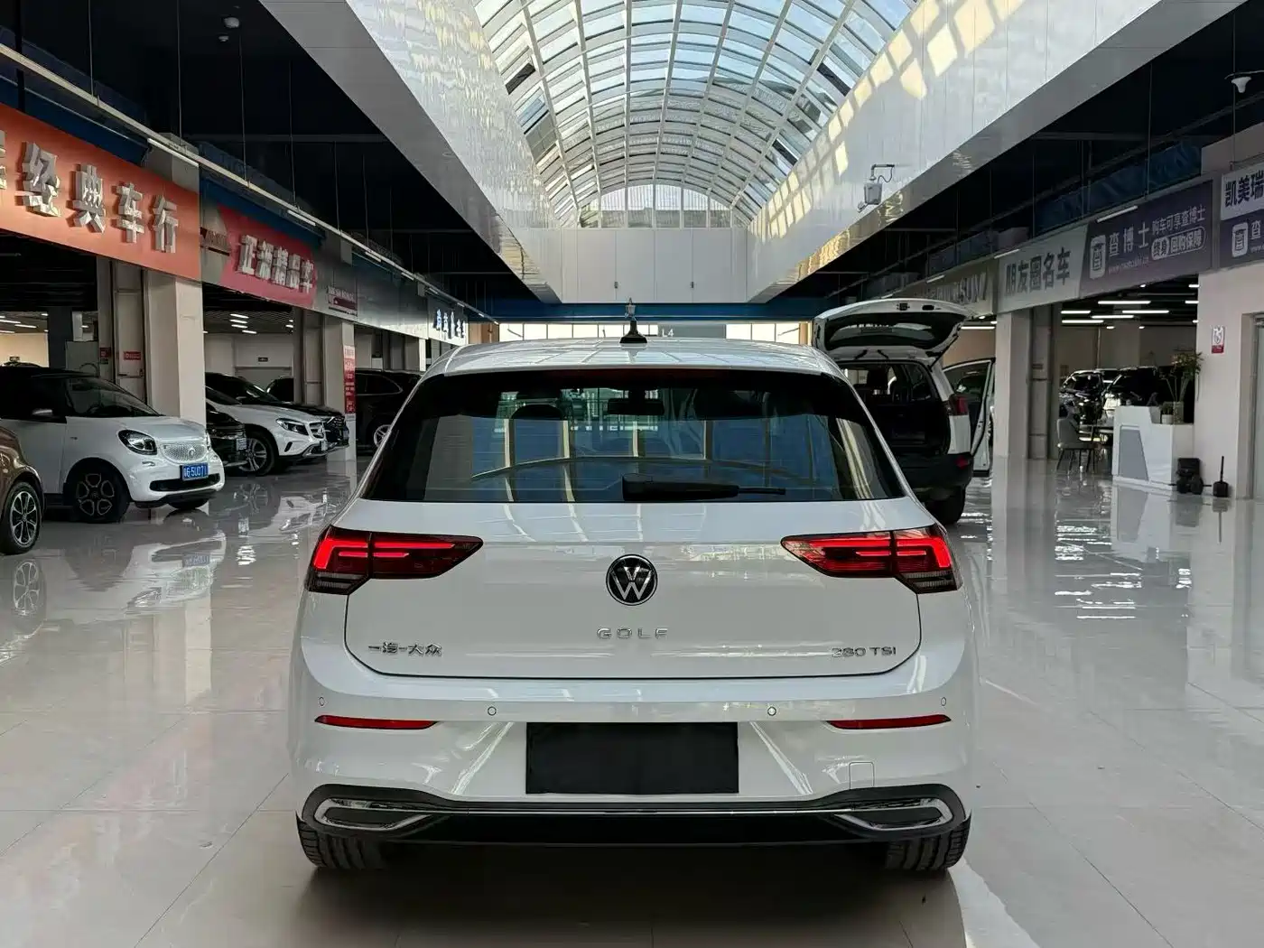 Фото 8 - Volkswagen Golf