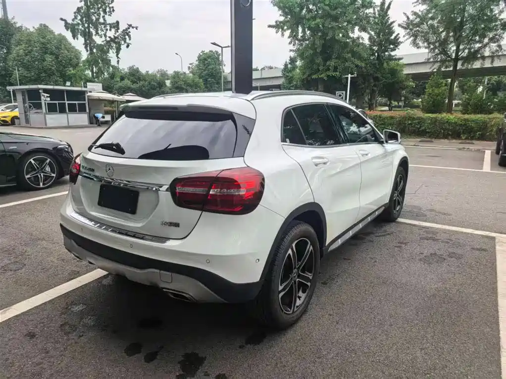 Mercedes-Benz GLA 2018 GLA 200 Fashion фото 6