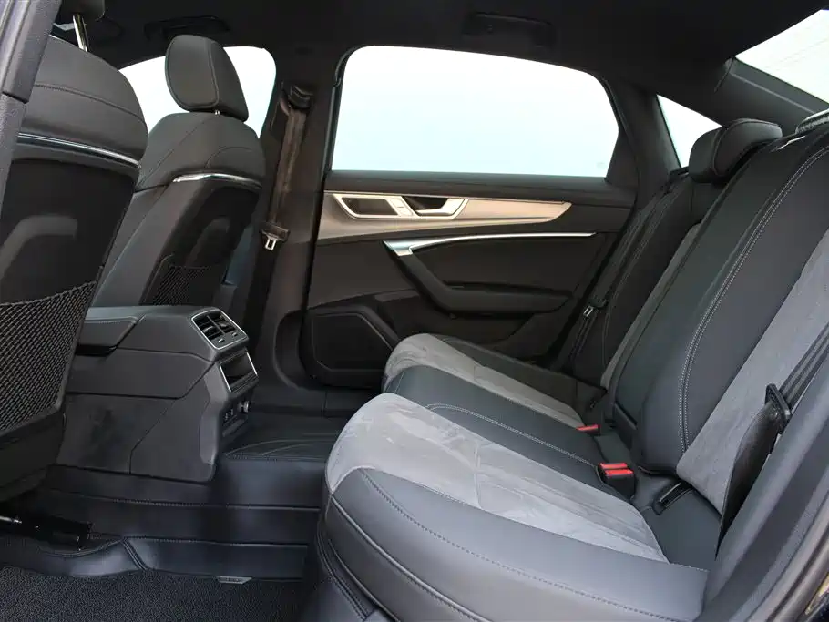 Audi A6L 2024 40 TFSI Luxury Dynamic фото 11