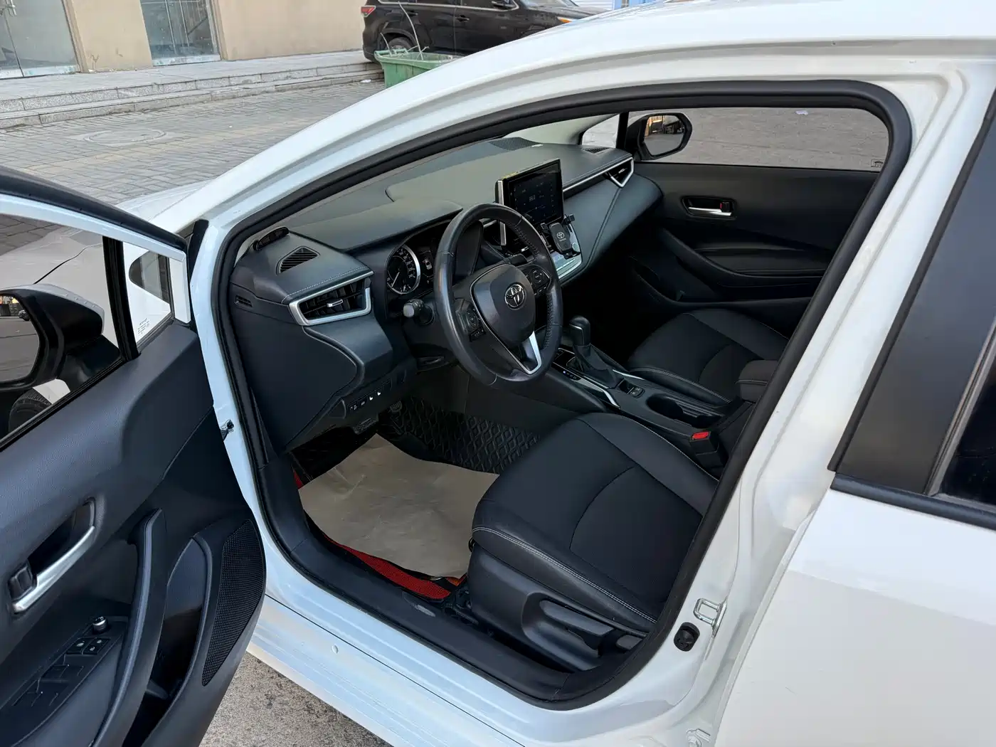 Toyota Corolla 2021 1.2T S-CVT Luxury Edition фото 9