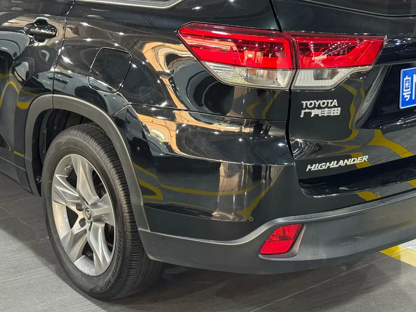 TOYOTA HIGHLANDER