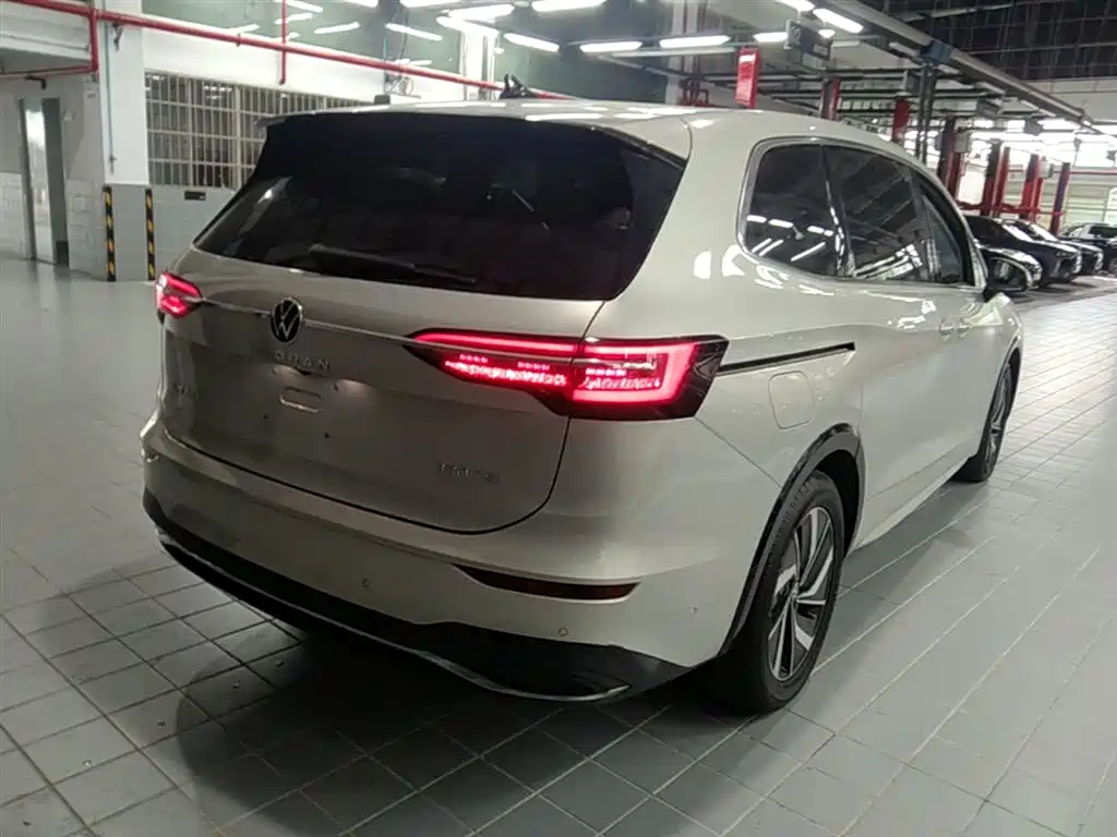 Volkswagen Viloran 2024 330TSI Luxury Edition фото 12